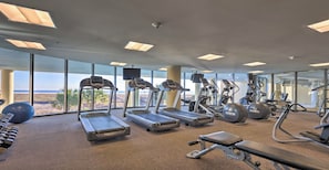 Fitness facility - Spacious and cozy 2-bedroom condo on Dauphin Island, 4 bikes included (Dauphin Island)