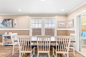 Townhouse, flere senger, terrasse, hageutsikt (5808 Beach Drive A) | Spiseområde