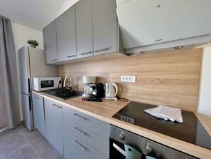 Private kitchen - Holiday apartment modernly furnished with sea view (Šilo)