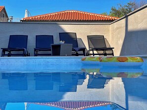 Pool - Holiday apartment, modernly furnished, with private pool (Šilo)