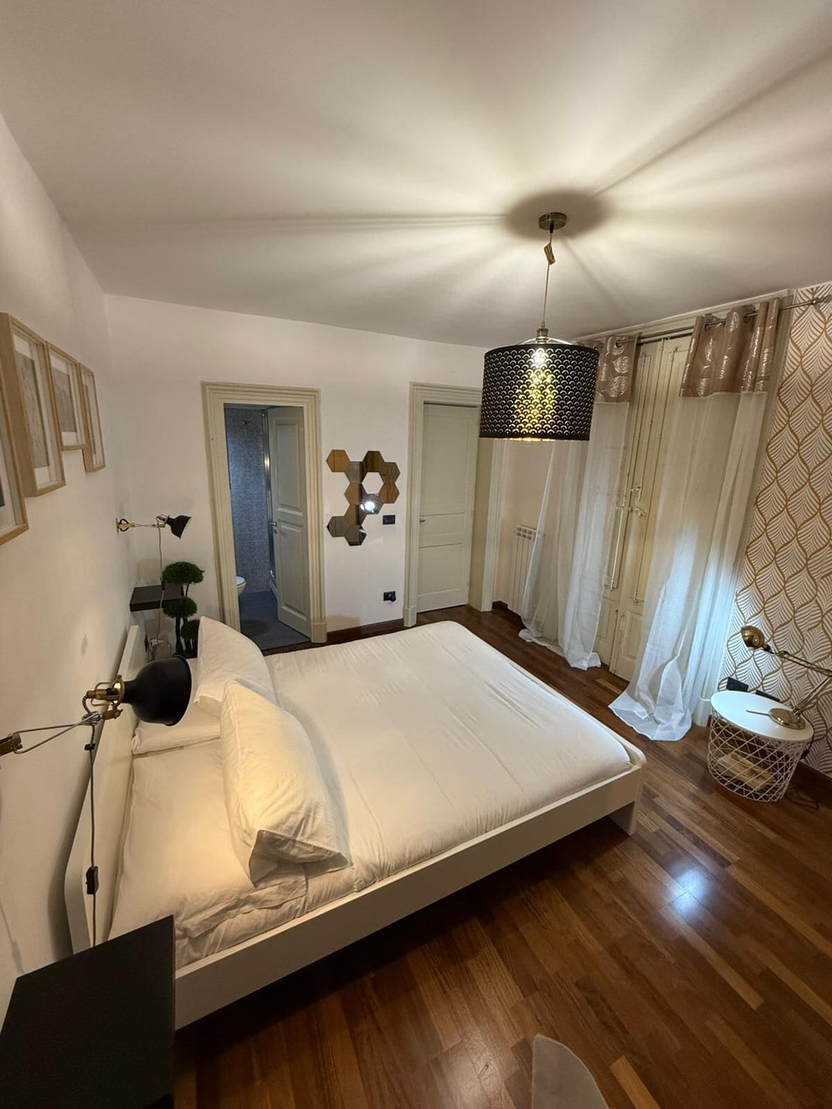 2 camere, ferro/asse da stiro, Wi-Fi gratuito, lenzuola