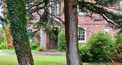 9 Bedroom Country House in Longtown, No Deposit