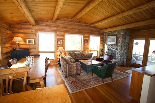  4-bedroom house on 5 acres with 360 degree views of the Teton Mountain range