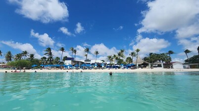 海滩附近的哈仙达公寓