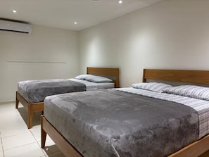 Iron/ironing board, free WiFi - Hacienda Apartments near the beach (Oranjestad)