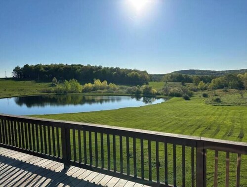 The Decker-Tranquil Getaway w/ Fire Pit, Kayaking & Fishing