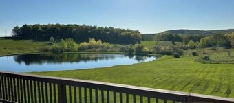 The Decker-Tranquil Getaway w/ Fire Pit, Kayaking & Fishing