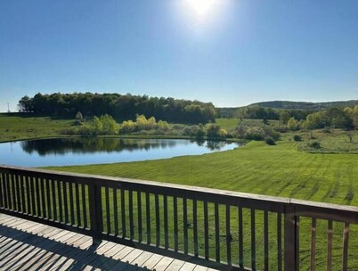 The Decker-Tranquil Getaway w/ Fire Pit, Kayaking & Fishing