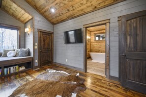 3 bedrooms, iron/ironing board, travel crib, free WiFi - Rustic Broken Bow Escape w/ Hot Tub, Deck Views, Bunk Room & Games (Broken Bow)