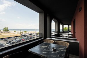 Quarto triplo, vista para o mar | Vista para praia/oceano