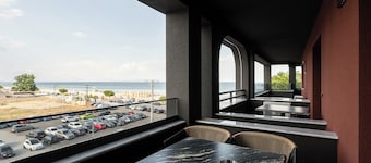 ZOI Girni – Seaside Hotel
