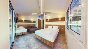Soundproofing, free WiFi, bed sheets - ZOI Girni – Seaside Hotel (Olymbiaki Akti)