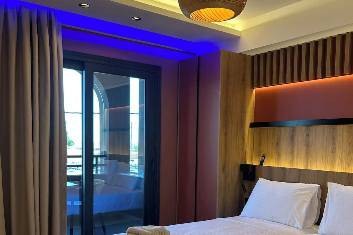 Chambre double, vue sur la mer | Système d’insonorisation, accès au Wi-Fi (inclus), literie fournie
