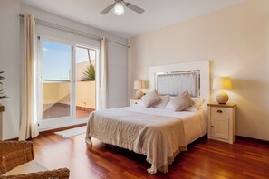 4 Schlafzimmer, Bügeleisen/Bügelbrett, Reisekinderbett, WLAN