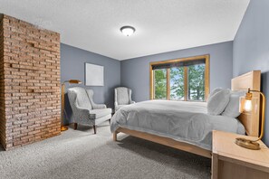 4 bedrooms, iron/ironing board, free WiFi, bed sheets