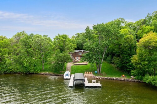 Gull Lake Getaway | Dock, Sauna & Lake Toys