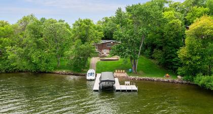 Gull Lake Getaway | Dock, Sauna & Lake Toys