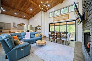 Smart TV, fireplace, video games