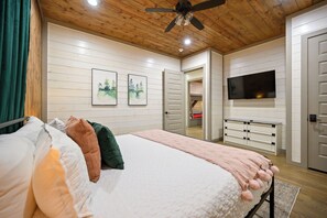 3 bedrooms, free WiFi, bed sheets