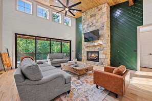 Smart TV, fireplace, table tennis