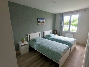 3 chambres, lit parapluie, Wi-Fi, draps fournis