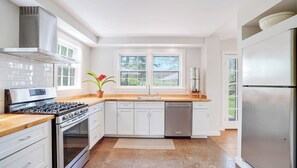 Microwave, oven, stovetop, coffee/tea maker