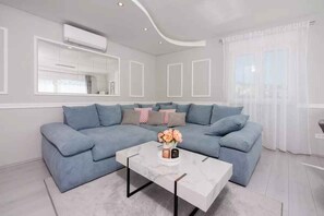 Living area - Holiday apartment with balcony (Crikvenica)