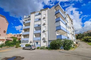 Exterior - Holiday apartment with balcony and sea view (Crikvenica)