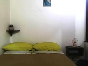 2 bedrooms, free WiFi, bed sheets - The Alley Chalet - Shelter among stones and wood (Roccasecca dei Volsci)