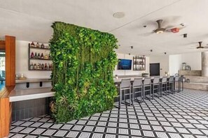 Bar (en la propiedad)