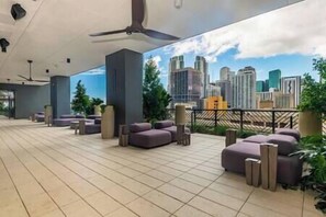Terrace/patio - Lavish 1 BD Condo with Downtown Views (Miami)