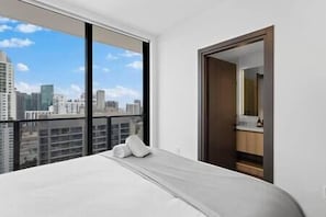 3 bedrooms, free WiFi, bed sheets