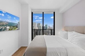2 bedrooms, free WiFi, bed sheets - High-Rise Luxe 2BD Condo in Downtown Miami - #4117 (Miami)