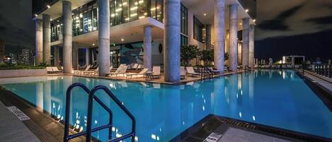 屋内プール、屋外プール