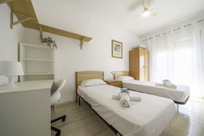 3 bedrooms, iron/ironing board, free WiFi