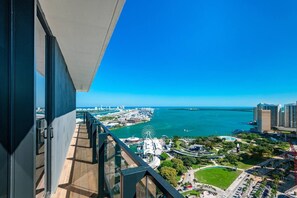 Property grounds - The Coastal Luxe · Sky-High Views Beach Club #3511 (Miami)