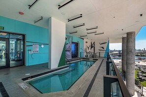 Piscina coperta, piscina all'aperto