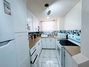 Microwave, oven, stovetop - Sea-View 2 Bed, 2 Bath Apartment Steps from Beach & Boardwalk 2B (Bridgetown)