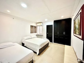 WiFi, bed sheets