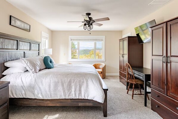 4 bedrooms, desk, iron/ironing board, free WiFi