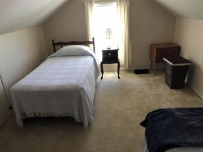 4 slaapkamers, een strijkplank/strijkijzer, gratis wifi, beddengoed