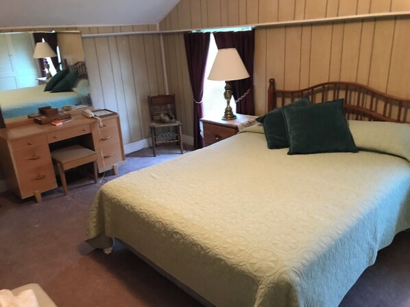 4 chambres, fer et planche à repasser, Wi-Fi gratuit, draps fournis