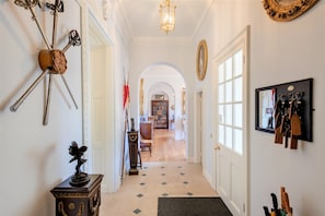 Reception - Historic Castle on River Tamar, No Deposit (Saltash)