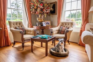 Living room - Historic Castle on River Tamar, No Deposit (Saltash)