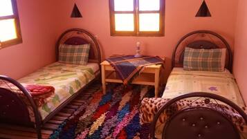 Skrivbord, ljudisolering, strykjärn/strykbräda och gratis wi-fi