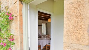 Cottage | Outdoor dining - Pet-friendly Cottage in Belsay, No Deposit (Newcastle-upon-Tyne)