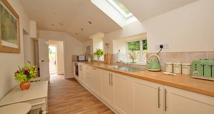 Pet-friendly Cottage in Belsay, No Deposit