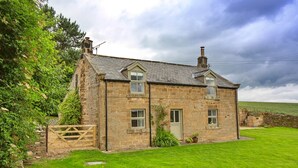 Cottage | Exterior - Pet-friendly Cottage in Belsay, No Deposit (Newcastle-upon-Tyne)