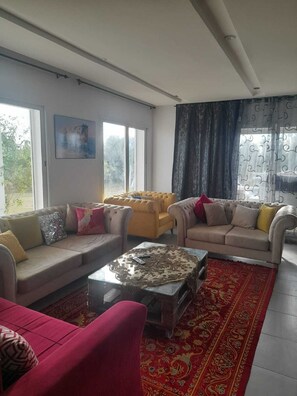 Living area - Luxury villa with pool in the heart of nature (Korba)