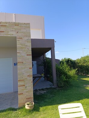 Property grounds - Luxury villa with pool in the heart of nature (Korba)